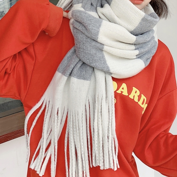 Chunky Oversized Soft Winter Wool Scarf w/Fringe - Picture 3 of 11